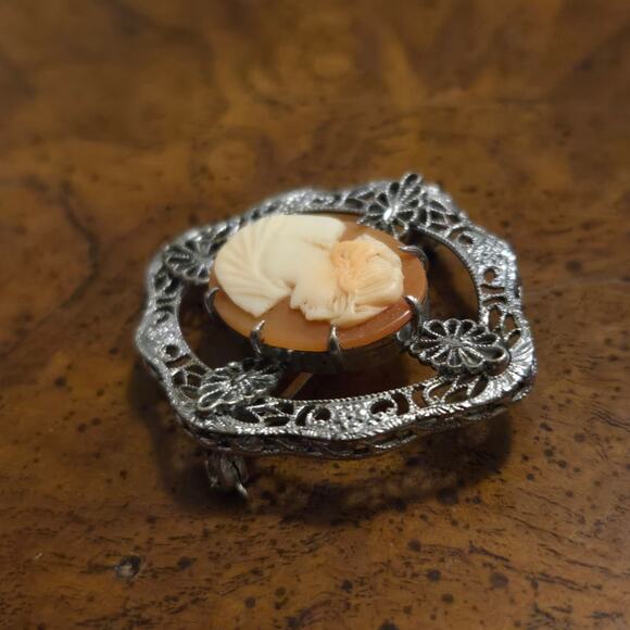 Vintage Cameo Brooch - Picture 6 of 9